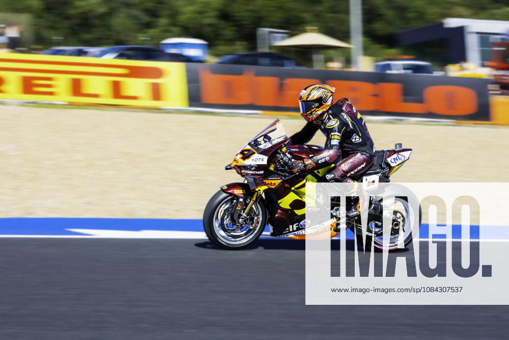 Sam Lowes of ELF Marc VDS Racing Team in action during the Superpole of the FIM Superbike World Championship, WM, Weltmeisterschaft at Circuito Estoril on October 10, 2026 in Cascais, Portugal. Cascais Portugal - ZUMAr200 20261010_zsp_r200_006