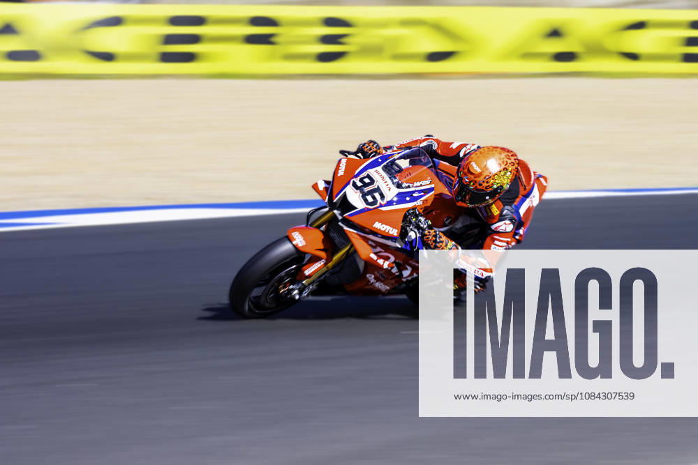 Jake Dixon of Honda HRC in action during the Superpole of the FIM Superbike World Championship, WM, Weltmeisterschaft at Circuito Estoril on October 10, 2026 in Cascais, Portugal. Cascais Portugal - ZUMAr200 20261010_zsp_r200_007