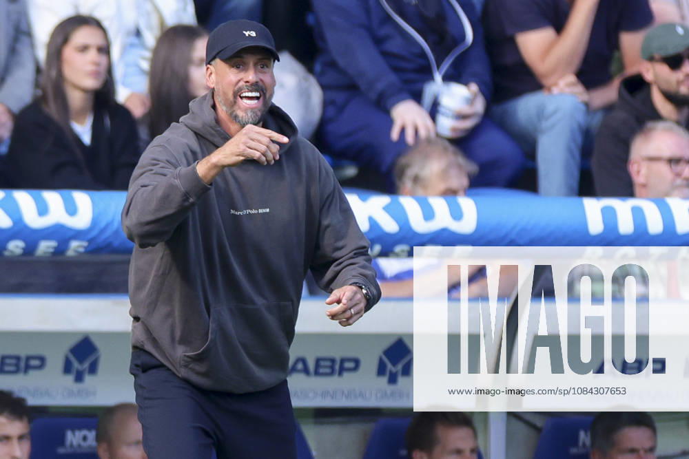 Trainer Sandro Wagner (Hannover 96) gestikuliert waehrend des spiels der 2. Bundesliga zwischen 1. FC Magdeburg und Hannover 96, Avnet Arena am 10. October 2026 in Magdeburg, Deutschland. (Foto von Marco Steinbrenner DeFodi Images) +++ Trainer Sandro Wagner (Hannover 96) gestures during the 2nd Bundesliga match between 1. FC Magdeburg and Hannover 96 at Avnet Arena on October 10, 2026 in Magdeburg, Germany. (Photo by Marco Steinbrenner DeFodi Images) DFB DFL REGULATIONS PROHIBIT ANY USE OF PHOTOGRAPHS AS IMAGE SEQUENCES AND OR QUASI-VIDEO. (Photo by Marco Steinbrenner DeFodi Images) -