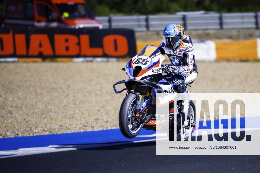Miguel Oliveira of Rokit BMW Motorrad WorldSBK Team in action during the Superpole of the FIM Superbike World Championship, WM, Weltmeisterschaft at Circuito Estoril on October 10, 2026 in Cascais, Portugal. Cascais Portugal - ZUMAr200 20261010_zsp_r200_015