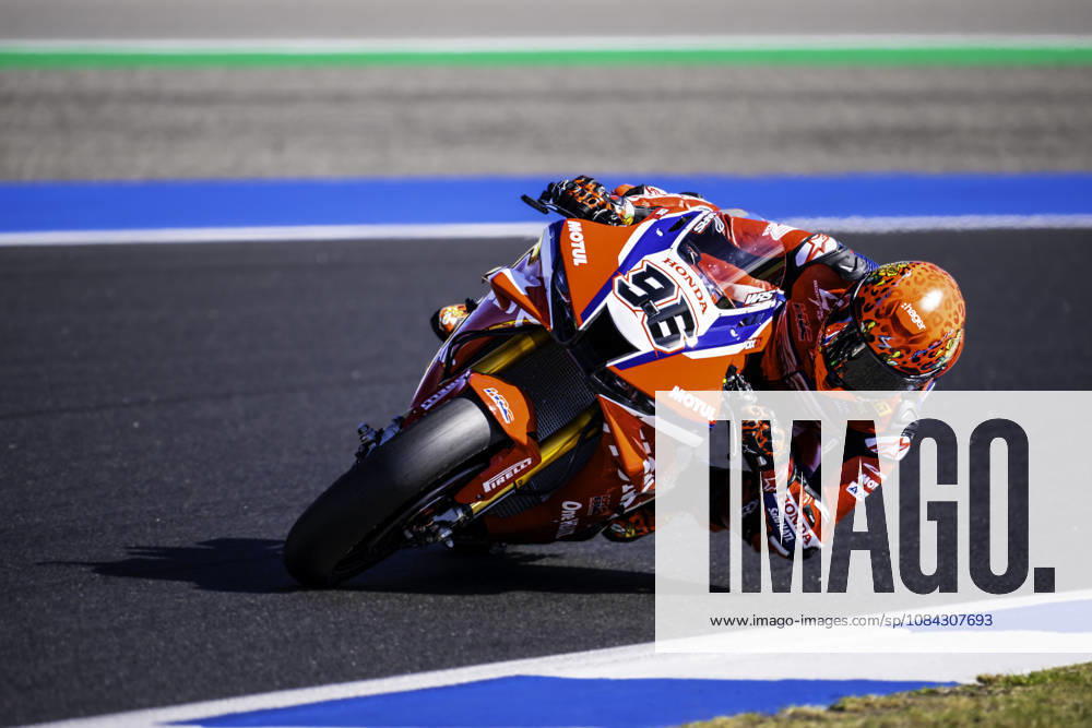 Jake Dixon of Honda HRC in action during the Superpole of the FIM Superbike World Championship, WM, Weltmeisterschaft at Circuito Estoril on October 10, 2026 in Cascais, Portugal. Cascais Portugal - ZUMAr200 20261010_zsp_r200_020