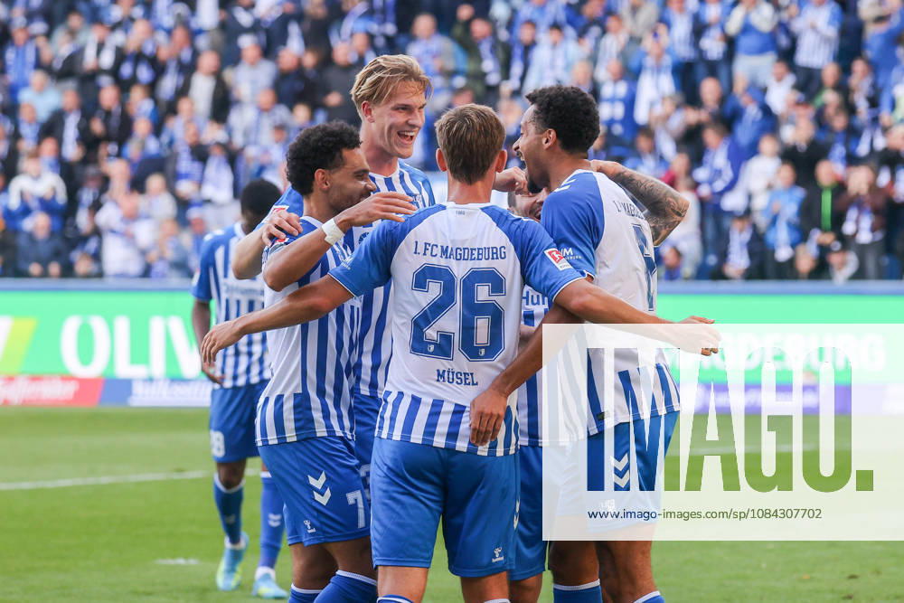 Fussball - 2.Bundesliga 1.FC Magdeburg - Hannover 96, v.l. Jubel nach dem 2:0 durch Emmanuel Iyoha (Magdeburg, 8) Magdeburg
