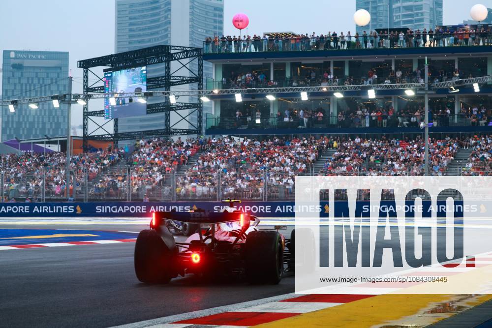 44 HAMILTON Lewis (gbr), Scuderia Ferrari SF-26, action F1 GP 17 Singapore 2026 F1 GP 17 Singapore 2026 81 PIASTRI Oscar (aus), McLaren F1 Team MCL40, action F1 GP 17 Singapore 2026 Singapore