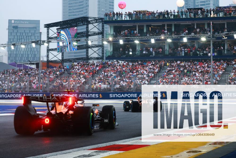 01 NORRIS Lando (gbr), McLaren F1 Team MCL40, action 81 PIASTRI Oscar (aus), McLaren F1 Team MCL40, action F1 GP 17 Singapore 2026 F1 GP 17 Singapore 2026 81 PIASTRI Oscar (aus), McLaren F1 Team MCL40, action F1 GP 17 Singapore 2026 Singapore