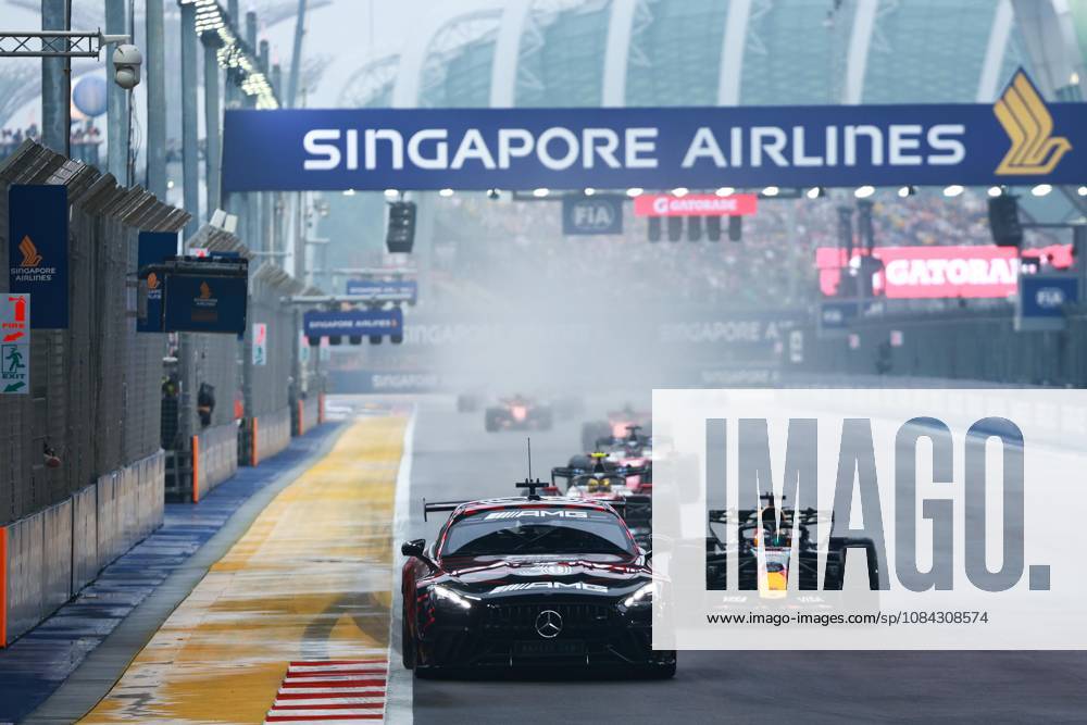 Safety car F1 GP 17 Singapore 2026 F1 GP 17 Singapore 2026 81 PIASTRI Oscar (aus), McLaren F1 Team MCL40, action F1 GP 17 Singapore 2026 Singapore