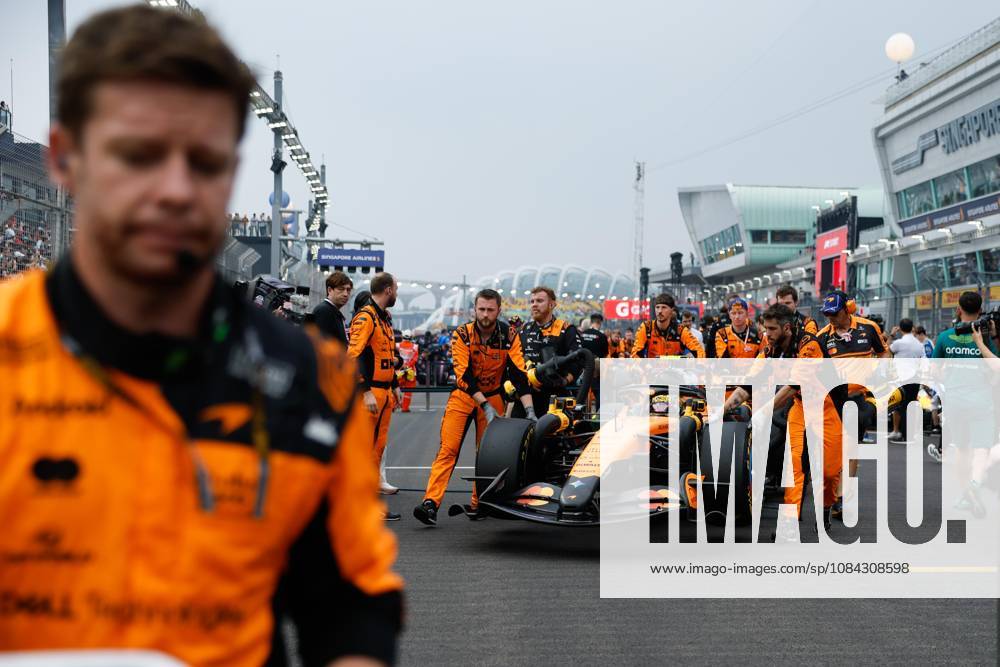 NORRIS Lando (gbr), McLaren F1 Team MCL40, portrait F1 GP 17 Singapore 2026 NORRIS Lando (gbr), McLaren F1 Team MCL40, portrait F1 GP 17 Singapore 2026 F1 GP 17 Singapore 2026 81 PIASTRI Oscar (aus), McLaren F1 Team MCL40, action F1 GP 17 Singapore 2026 Singapore