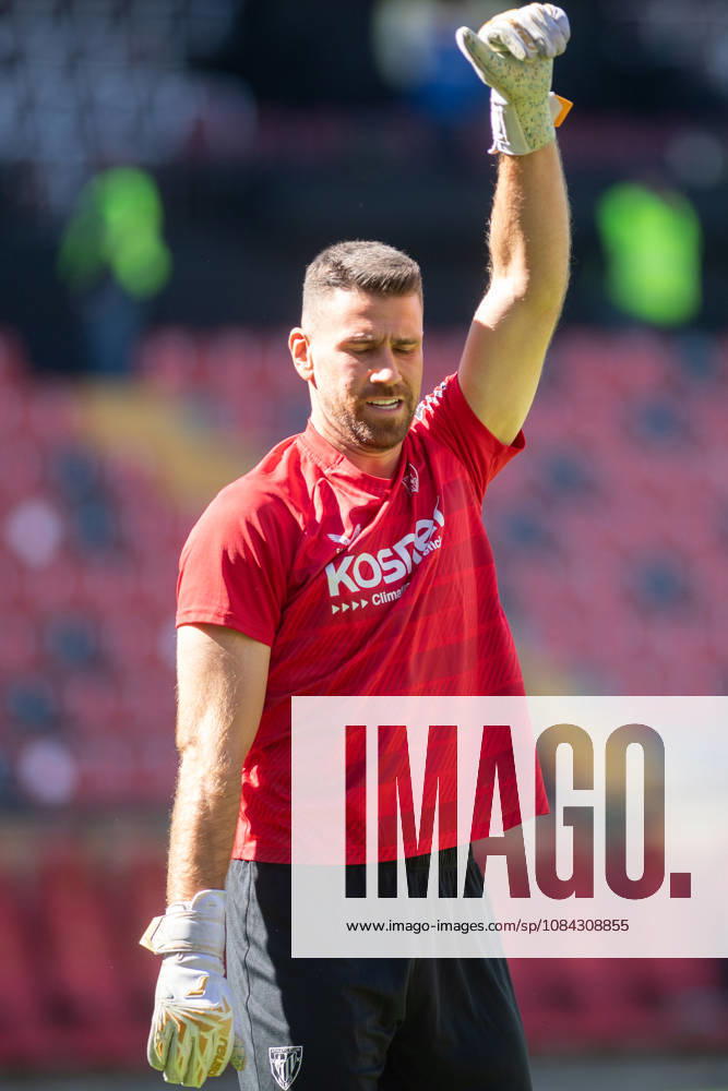 ESP: LaLiga EA Sports Rayo Vallecano v Athletic Club Unai Simon of Athletic warms up during LaLiga EA Sports between Rayo Vallecano v Athletic Club played at Vallecas Stadium in Madrid on October 10, 2026 in Spain Spain Futbol