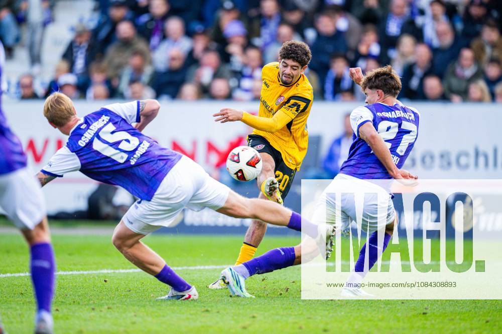 Fußball, 2026 2027, 2. Bundesliga, 7. Spieltag, VfL Osnabrück - SG Dynamo Dresden: (L-R) Bjarke Jacobsen (Osnabrück), Ben Bobzien (Dresden), Robin Fabinski (Osnabrück) DFL REGULATIONS PROHIBIT ANY USE OF PHOTOGRAPHS AS IMAGE SEQUENCES AND OR QUASI-VIDEO.