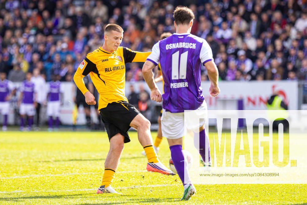 (L-R) Tobias Raschl (SG Dynamo Dresden, 21) im Zweikampf mit Robin Meissner (VfL Osnabrueck, 11) GER, VfL Osnabrueck vs. SG Dynamo Dresden, Fussball, 2. Bundesliga, 7. Spieltag, Spielzeit 2026 2027, 10.10.2026 DFL Regulations prohibit any use of photographers as image sequences and or quasi-video. GER, VfL Osnabrueck vs. SG Dynamo Dresden, Fussball, 2. Bundesliga, 7. Spieltag, Spielzeit 2026 2027, 10.10.2026 Osnabrueck