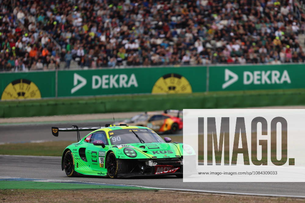 Hockenheim, Deutschland 09.- 11. Oktober 2026: DTM - 2026 - Saisonfinale - Hockenheimring - Samstag Rennen 1 Im Bild: Ricardo Feller (SUI 90) im kaputten Auto Hockenheimring Baden Württemberg