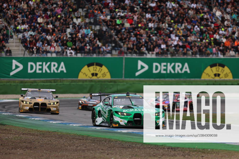 Hockenheim, Deutschland 09.- 11. Oktober 2026: DTM - 2026 - Saisonfinale - Hockenheimring - Samstag Rennen 1 Im Bild: Marco Wittmann (GER 11) vor Kelvin van der Linde (RSA 3) Hockenheimring Baden Württemberg