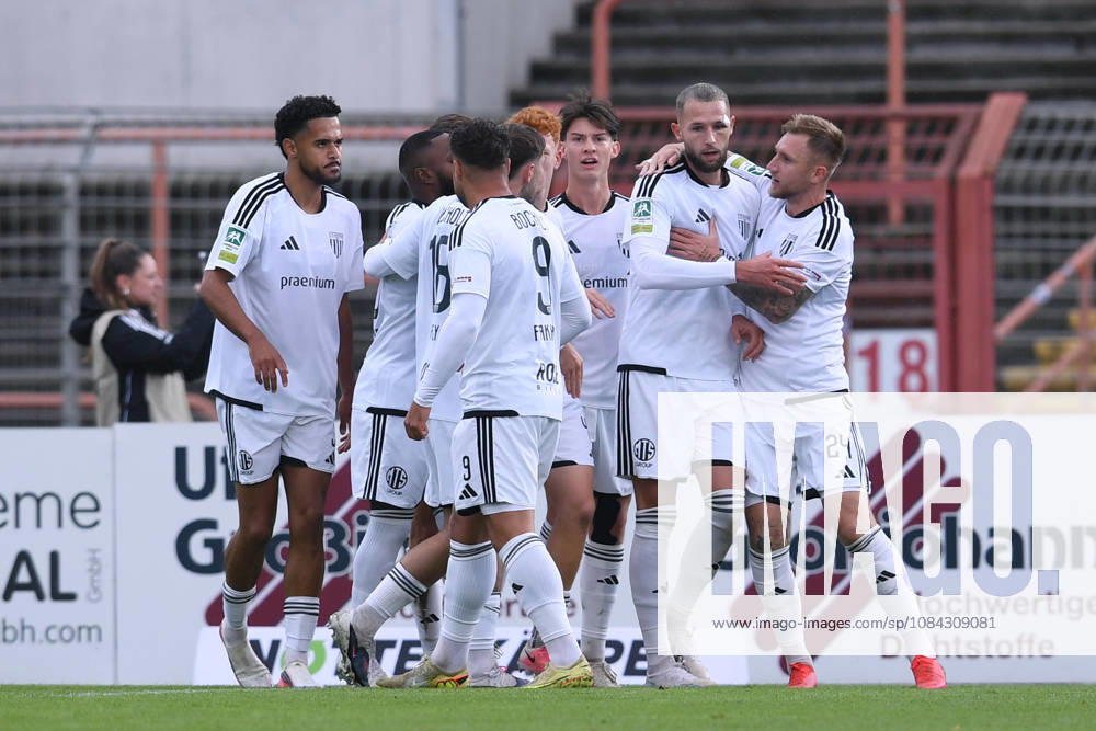 Fußball Regionalliga West 12. Spieltag Rot-Weiß Oberhausen - 1. FC Bocholt am 10.10.2026 im Stadion Niederrhein in Oberhausen Torjubel zum 1:1 durch Dominik Lanius ( Bocholt )