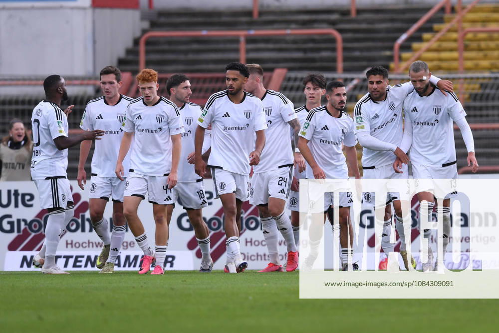 Fußball Regionalliga West 12. Spieltag Rot-Weiß Oberhausen - 1. FC Bocholt am 10.10.2026 im Stadion Niederrhein in Oberhausen Torjubel zum 1:1 durch Dominik Lanius ( Bocholt )