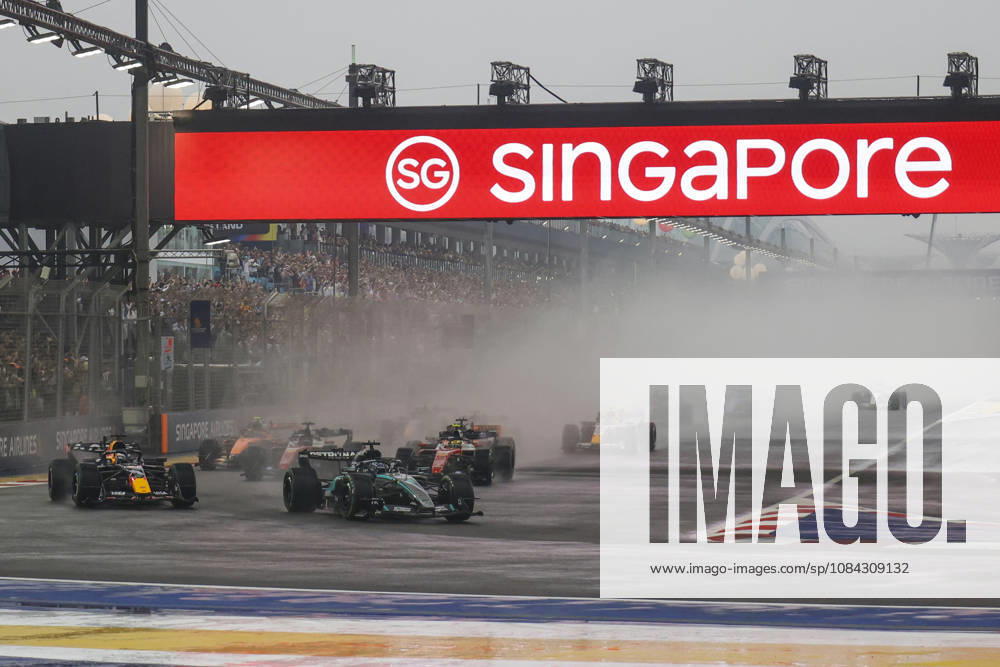 Formula 1 Singapore Airlines Singapore Grand Prix 2026 George Russell (GBR), Mercedes-AMG PETRONAS Formula One Team , W17, Car 63 takes a lead at the start of the sprint race during Formula 1 Singapore Airlines Singapore Grand Prix 2026 on October 10., 2026 in Marina Bay Street Circuit, Singapore, Zsombor Toth Singapore Marina Bay Street Circuit Singapore Singapore