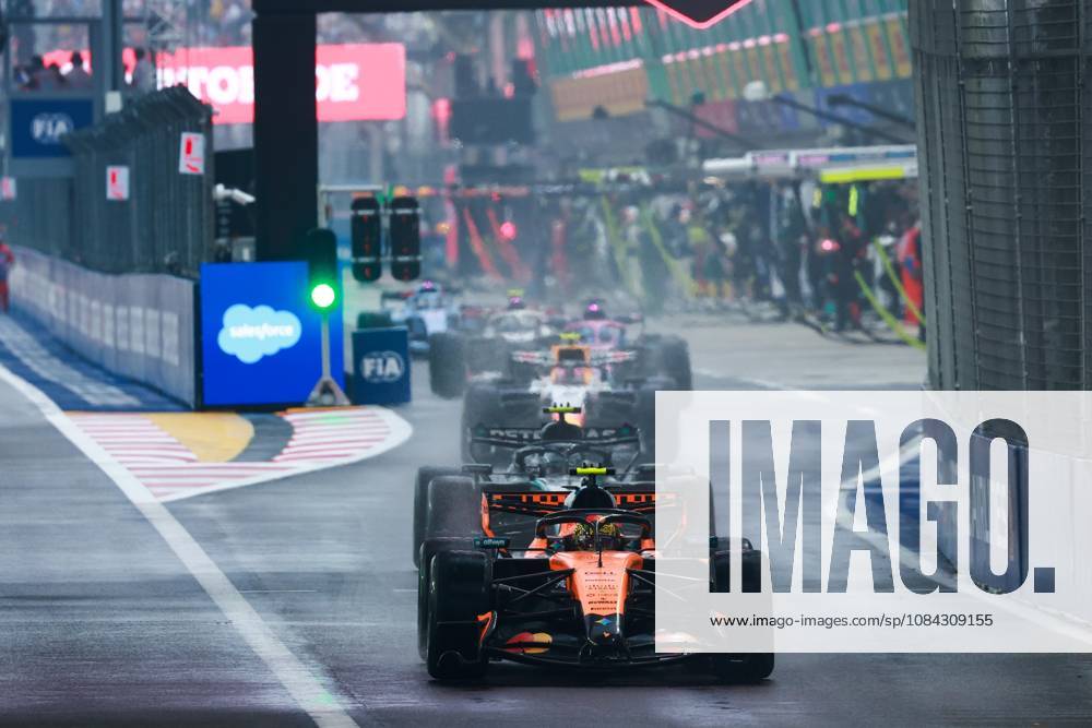 01 NORRIS Lando (gbr), McLaren F1 Team MCL40, action F1 GP 17 Singapore 2026 F1 GP 17 Singapore 2026 81 PIASTRI Oscar (aus), McLaren F1 Team MCL40, action F1 GP 17 Singapore 2026 Singapore