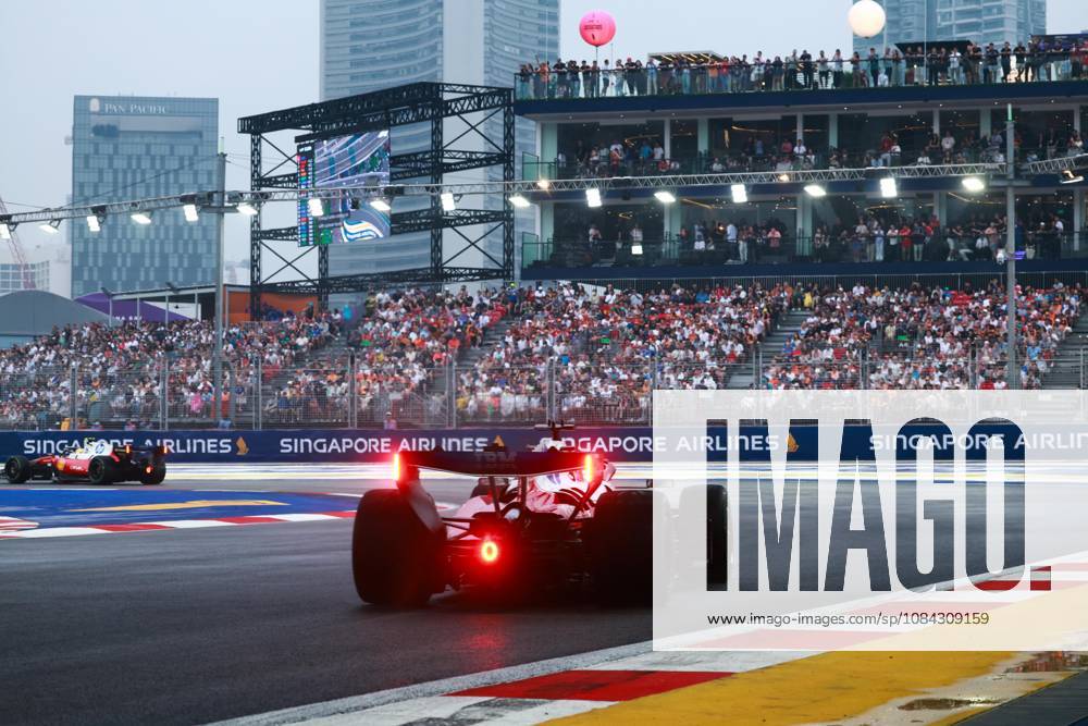 16 LECLERC Charles (mco), Scuderia Ferrari SF-26, action F1 GP 17 Singapore 2026 F1 GP 17 Singapore 2026 81 PIASTRI Oscar (aus), McLaren F1 Team MCL40, action F1 GP 17 Singapore 2026 Singapore