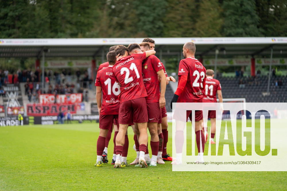 Antonis Aidonis (SG Sonnenhof Großaspach, 15) jubelt mit dem Torschuetzen Luca Molinari (SG Sonnenhof Großaspach, 21) nach seinem Treffer zum 1:0, SG Sonnenhof Großaspach vs. SV Waldhof Mannheim, Fussball, 3. Liga, 8. Spieltag, 10.10.2026, DFB regulations prohibit any use of photographs as image sequences and or quasi-video Aspach Baden-Wuerttemberg Deutschland