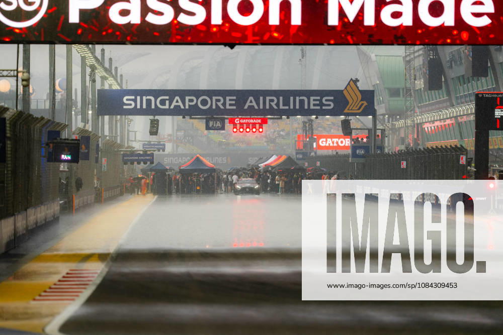 2026 Formula 1 Singapore Grand Prix - Sprint Heavy rain during Qualifying day on Saturday during the Formula 1 Singapore Airlines Singapore Grand Prix 2026 at Marina Bay Street Circuit, Singapore, on October 10, 2026. Photo by Antoine LAPEYRE Reveries Agency via ABACAPRESS.COM Singapore Singapore