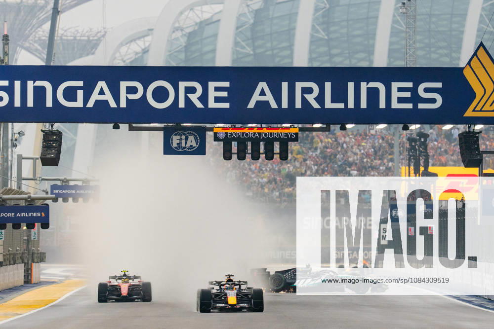 2026 Formula 1 Singapore Grand Prix - Sprint GEORGE RUSSELL 63 (GBR) of Mercedes-AMG PETRONAS Formula One Team (Mercedes-AMG F1 W17) crashed during the Sprint Race with MAX VERSTAPPEN 1 (NED) of Oracle Red Bull Racing (Red Bull Racing RB22) and LEWIS HAMILTON 44 (GBR) of Scuderia Ferrari HP (Ferrari SF-26) during Qualifying day on Saturday during the Formula 1 Singapore Airlines Singapore Grand Prix 2026 at Marina Bay Street Circuit, Singapore, on October 10, 2026. Photo by Antoine LAPEYRE Reveries Agency via ABACAPRESS.COM Singapore Singapore