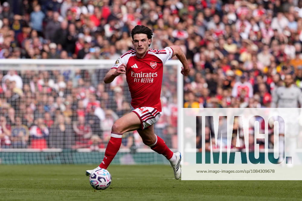 10th October 2026; Emirates Stadium, London, England; Premier League Football, Arsenal versus Leeds United; Declan Rice of Arsenal runs with the ball TomxMajor