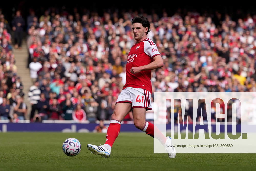 10th October 2026; Emirates Stadium, London, England; Premier League Football, Arsenal versus Leeds United; Declan Rice of Arsenal passes the ball TomxMajor