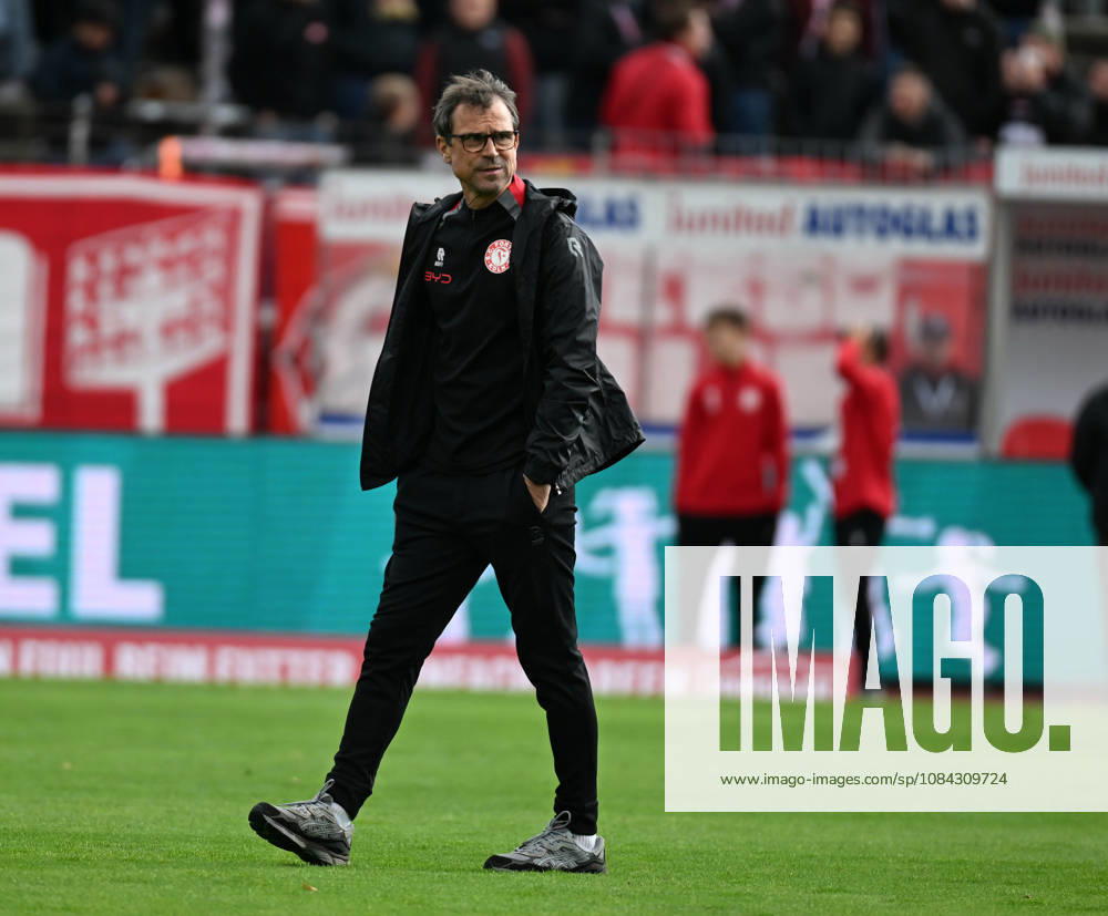 Fussball 3.Liga, Fortuna Koeln - Saarbrücken.Trainer Matthias Mink ( SC Fortuna Köln ) Koeln