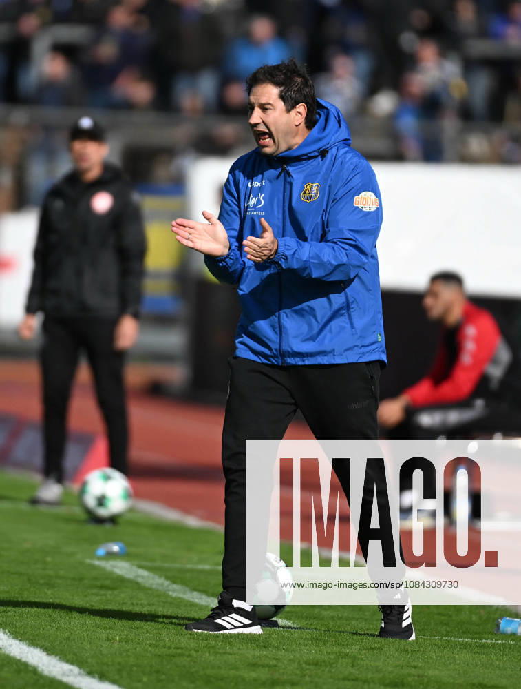 Fussball 3.Liga, Fortuna Koeln - Saarbrücken.Trainer Argirios Giannikis ( Saarbrücken ) Koeln