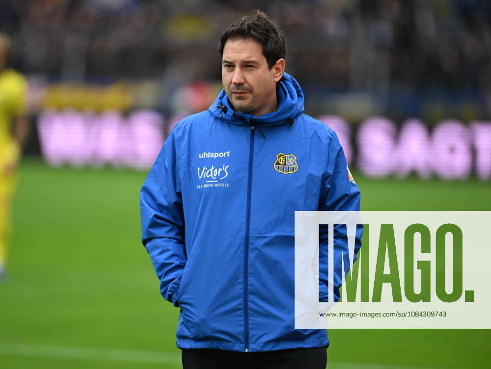 Fussball 3.Liga, Fortuna Koeln - Saarbrücken.Trainer Argirios Giannikis ( Saarbrücken ) Koeln
