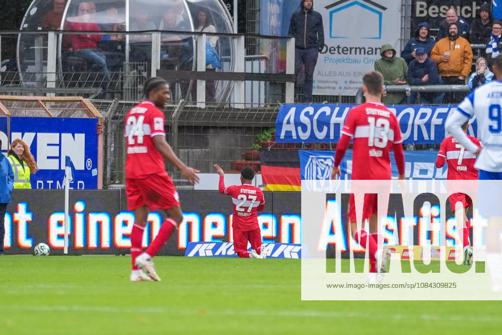 Deutschland: Fussball, 3. Liga, 8. Spieltag, Hänsch-Arena, Meppen, Emsland, Niedersachsen, SV Meppen vs. VfB Stuttgart U21, U 21 VfB Stuttgart II: Stuttgart geht in der 16. Minute durch Jarzinho Malanga (VfB Stuttgart U21, 27) in Führung.
