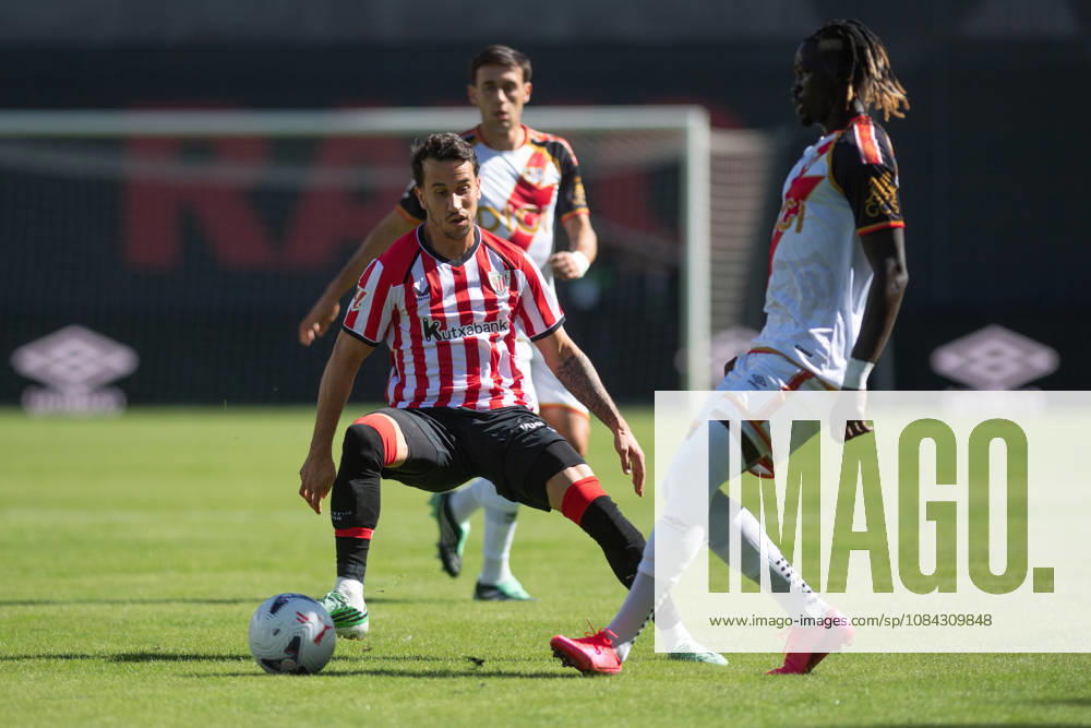 ESP: LaLiga EA Sports Rayo Vallecano v Athletic Club Alejandro Berenguer Remiro of Athletic during LaLiga EA Sports between Rayo Vallecano v Athletic Club played at Vallecas Stadium in Madrid on October 10, 2026 in Spain Spain Futbol
