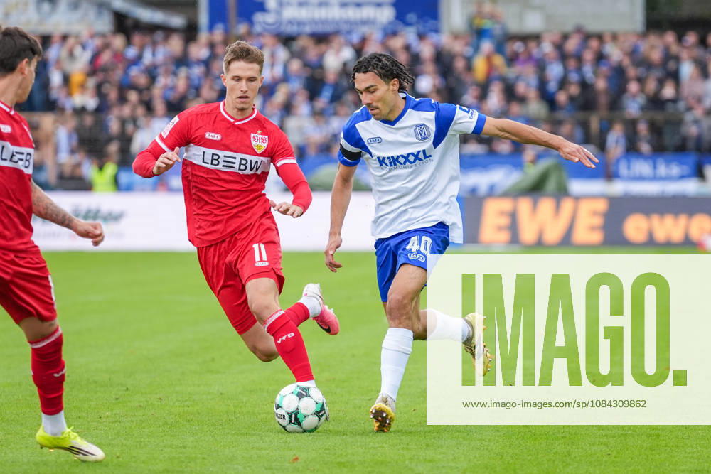 Deutschland: Fussball, 3. Liga, 8. Spieltag, Hänsch-Arena, Meppen, Emsland, Niedersachsen, SV Meppen vs. VfB Stuttgart U21, U 21 VfB Stuttgart II: Niclas Nadj (SV Meppen, 40) gegen Oliver Rölke (VfB Stuttgart U21, 11)