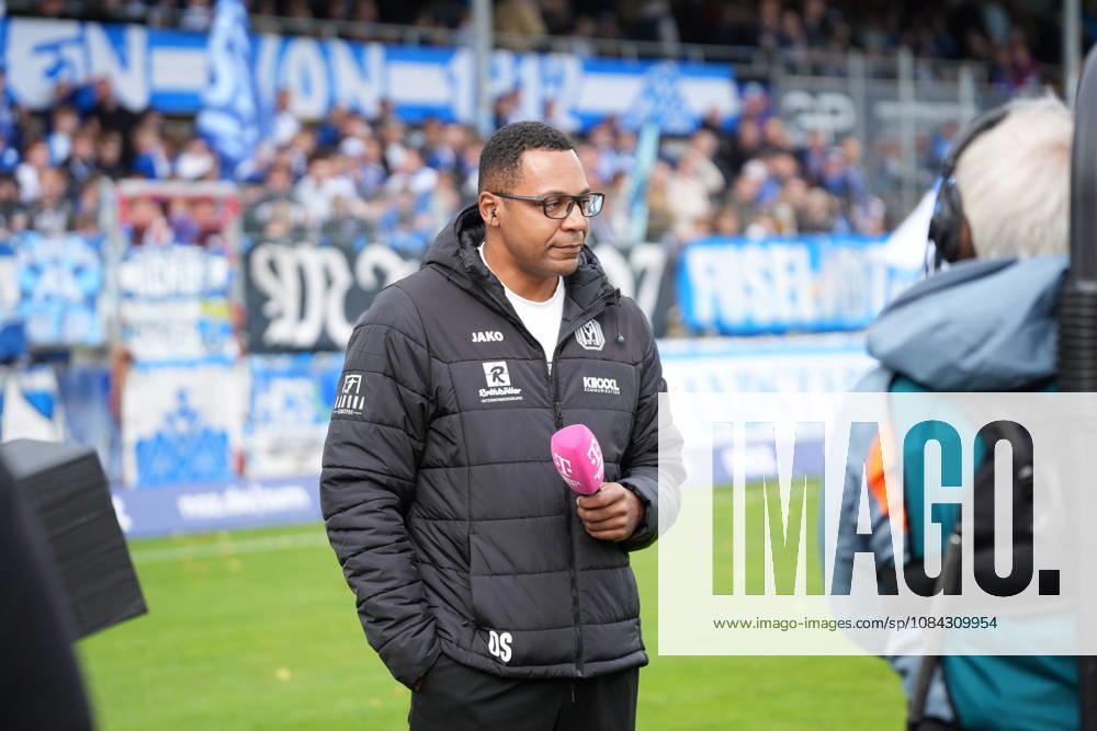 Deutschland: Fussball, 3. Liga, 8. Spieltag, Hänsch-Arena, Meppen, Emsland, Niedersachsen, SV Meppen vs. VfB Stuttgart U21, U 21 VfB Stuttgart II: Olufemi Smith (Sportlicher Leiter, SV Meppen) im Interview