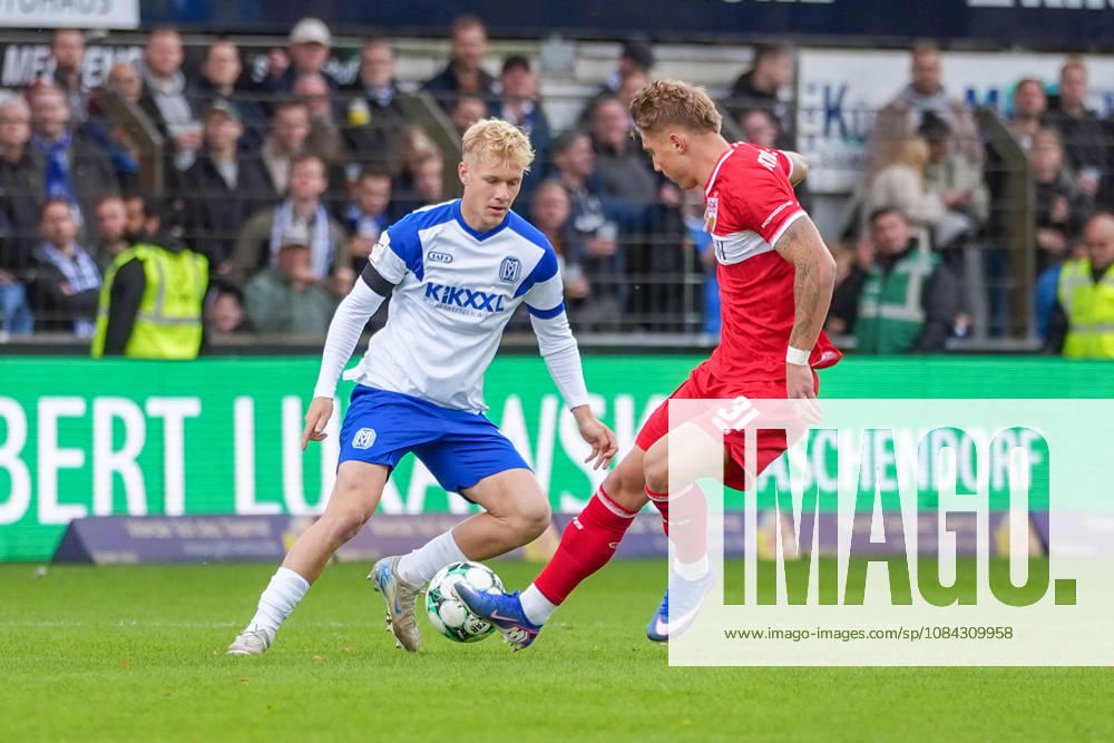 Deutschland: Fussball, 3. Liga, 8. Spieltag, Hänsch-Arena, Meppen, Emsland, Niedersachsen, SV Meppen vs. VfB Stuttgart U21, U 21 VfB Stuttgart II: Luca Prasse (SV Meppen, 31) gegen Veit Stange (VfB Stuttgart U21, 31)