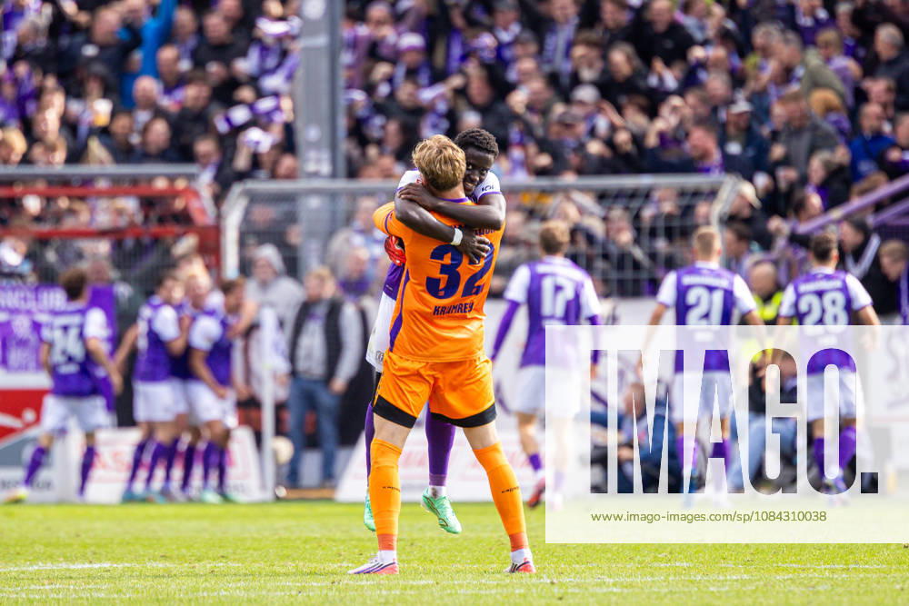 (L-R) Jakob Lemmer (SG Dynamo Dresden, 10), Jonas Krumrey (VfL Osnabrueck, 32) jubeln ueber das Tor zum 1:1 durch Robin Fabinski (VfL Osnabrueck, 27) GER, VfL Osnabrueck vs. SG Dynamo Dresden, Fussball, 2. Bundesliga, 7. Spieltag, Spielzeit 2026 2027, 10.10.2026 DFL Regulations prohibit any use of photographers as image sequences and or quasi-video. GER, VfL Osnabrueck vs. SG Dynamo Dresden, Fussball, 2. Bundesliga, 7. Spieltag, Spielzeit 2026 2027, 10.10.2026 Osnabrueck