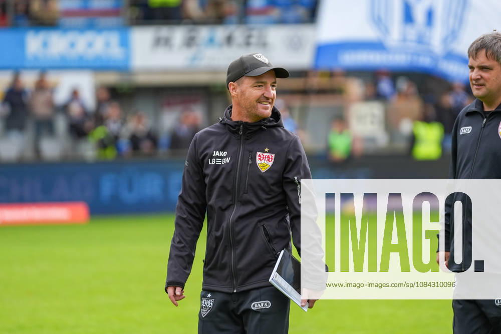 Deutschland: Fussball, 3. Liga, 8. Spieltag, Hänsch-Arena, Meppen, Emsland, Niedersachsen, SV Meppen vs. VfB Stuttgart U21, U 21 VfB Stuttgart II: Nico Willig (Trainer, VfB Stuttgart U21)