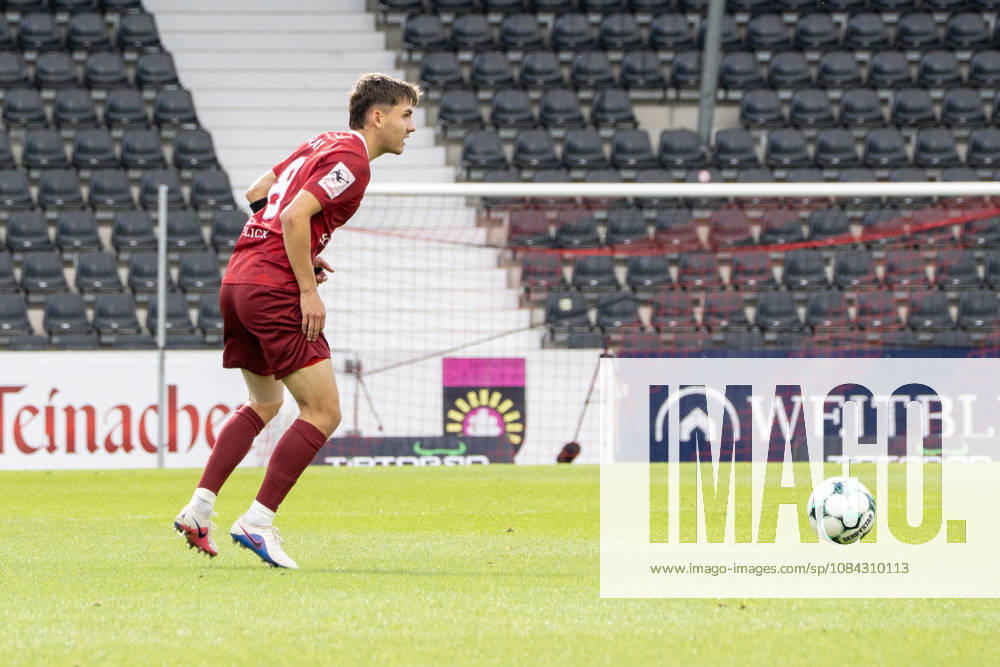 Fussball 3.Liga, SG Sonnenhof Grossaspach - SV Waldhof Mannheim v.l. Spielszene mit Jan Elias Rahn (SG Sonnenhof Großaspach) Aspach