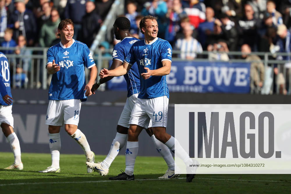 2026.10.10 Fussball 2.Bundesliga SV Darmstadt 98 - Energie Cottbus v.l.,Fynn Luca Lakenmacher (SV Darmstadt 98), Patric Pfeiffer (SV Darmstadt 98) and Yannik Luehrs (SV Darmstadt 98) seen celebrating after scoring goal to 3:1