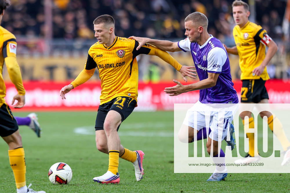 2026.10.10, Fußball, 2. Bundesliga, VfL Osnabrück - SG Dynamo Dresden, Stadion an der Bremer Brücke, 7.Spieltag, Saison 2026 2027: Adrian Beck (VfL Osnabrueck 21) im Zweikampf gegen Tobias Raschl (SG Dynamo Dresden 21) DFB regulations prohibit any use of photographs as image sequences and or quasi-video. Photo: WilkowskixPressefotoKochx Niedersachsen Deutschland