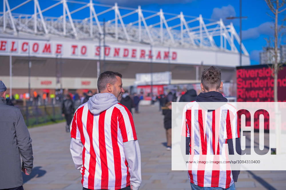 Sunderland v Brighton, Premier League, Football, Stadium Of Light, Sunderland UK - 10 Oct 2026 Sunderland fans arriving pre match Sunderland Stadium Of Light Tyne and Wear UK, UK NEWSPAPERS OUT