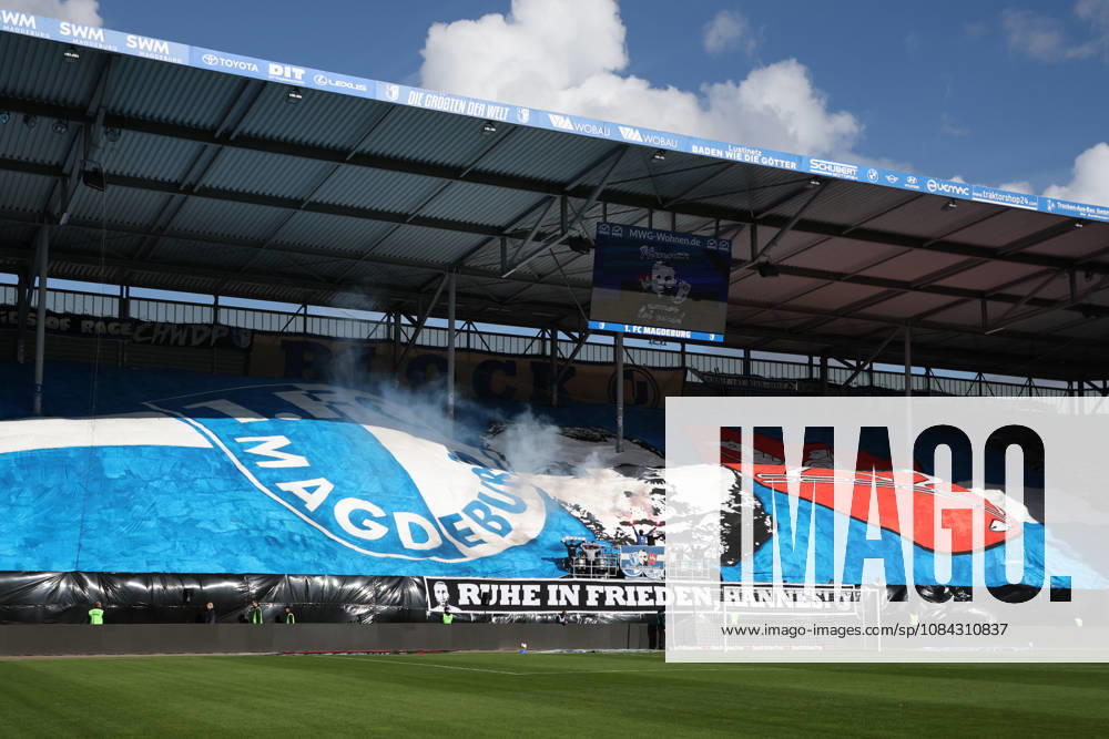 Choreo für den verstorbenen FCM Fan Hannes im Fanblock vom 1. FC Magdeburg zu Spielbeginn - 2. Fussball Bundesliga Saison 2026-2027 1. FC Magdeburg vs. Hannover 96 in der Avnet Arena in Magdeburg - Fußball,Mann,Männer,Deutschland