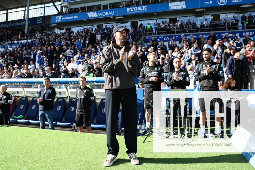 Trainer Sandro Wagner (Hannover 96) - 2. Fussball Bundesliga Saison 2026-2027 1. FC Magdeburg vs. Hannover 96 in der Avnet Arena in Magdeburg - Fußball,Mann,Männer,Deutschland