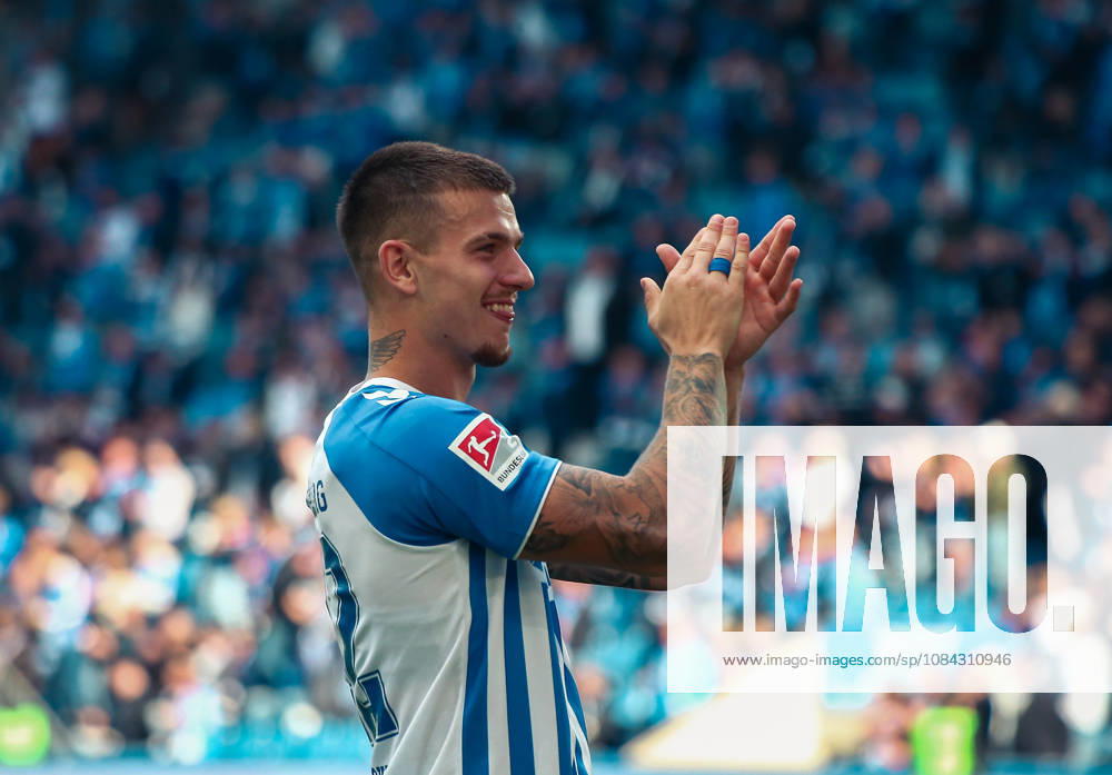 Deutschland: Fussball 2. Bundesliga 2026 2027, 7. Spieltag - 1. FC Magdeburg vs Hannover 96 - Avnet Arena (Magdeburg): Siegesjubel Mateusz Żukowski Mateusz Zukowski (1. FC Magdeburg, 22)