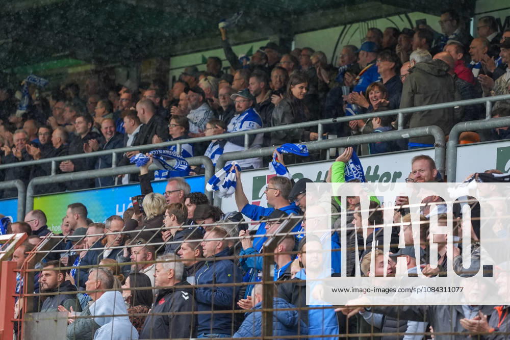 Deutschland: Fussball, 3. Liga, 8. Spieltag, Hänsch-Arena, Meppen, Emsland, Niedersachsen, SV Meppen vs. VfB Stuttgart U21, U 21 VfB Stuttgart II: Jubel Oliver Schmitt (SV Meppen, 7) über sein Tor zum 1:1.
