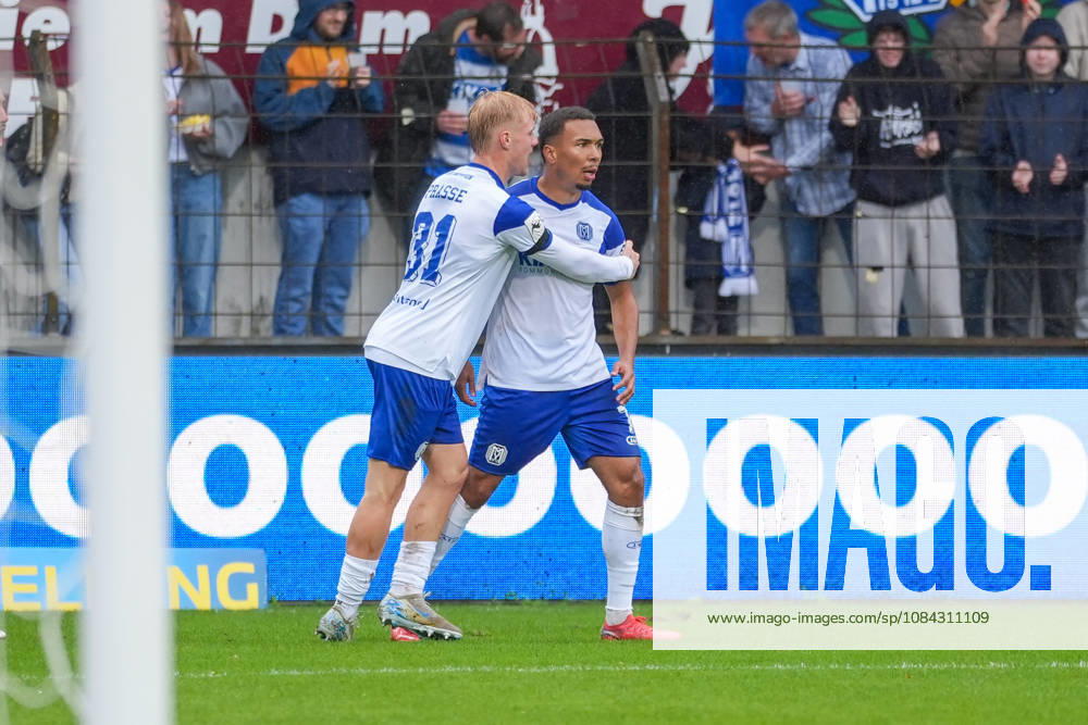 Deutschland: Fussball, 3. Liga, 8. Spieltag, Hänsch-Arena, Meppen, Emsland, Niedersachsen, SV Meppen vs. VfB Stuttgart U21, U 21 VfB Stuttgart II: Jubel Oliver Schmitt (SV Meppen, 7) über sein Tor zum 1:1.