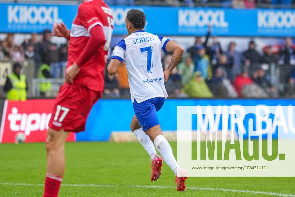 Deutschland: Fussball, 3. Liga, 8. Spieltag, Hänsch-Arena, Meppen, Emsland, Niedersachsen, SV Meppen vs. VfB Stuttgart U21, U 21 VfB Stuttgart II: Jubel Oliver Schmitt (SV Meppen, 7) über sein Tor zum 1:1.