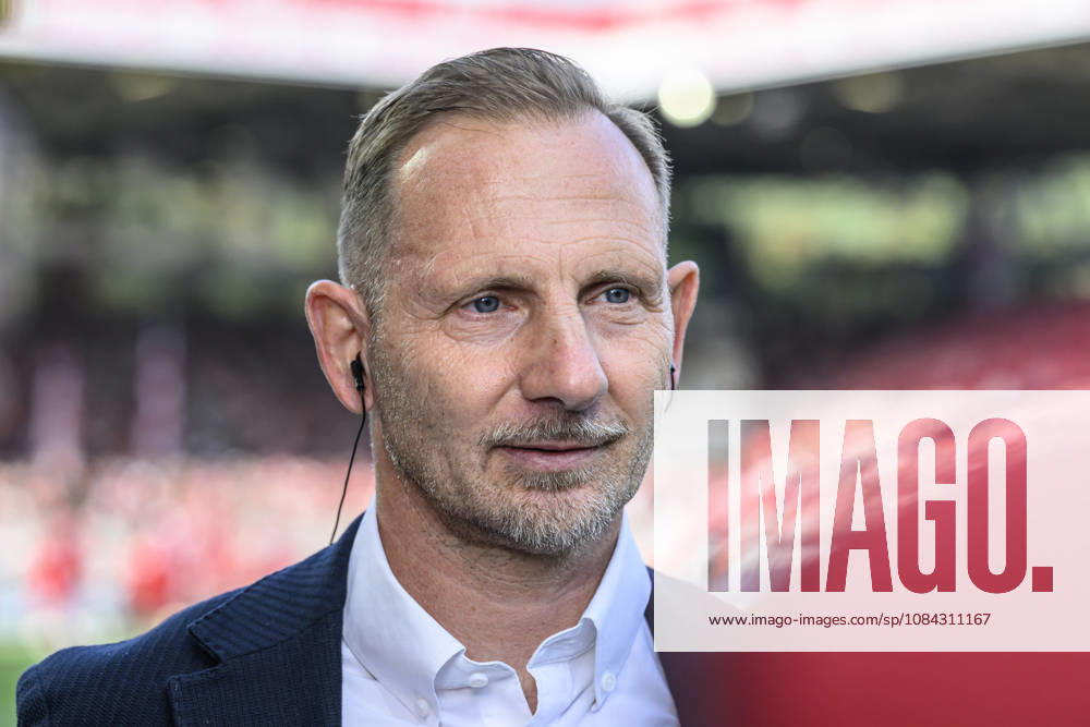 Im Bild v.l.: Mauro Lustrinelli (Union Berlin, Trainer), GER, Berlin, Fussball, 1. FC Union Berlin vs SV Elversberg, in der Alten Försterei, 10.10.2026, DFB DFL REGULATIONS PROHIBIT ANY USE OF PHOTOGRAPHS AS IMAGE SEQUENCES AND OR QUASI-VIDEO,