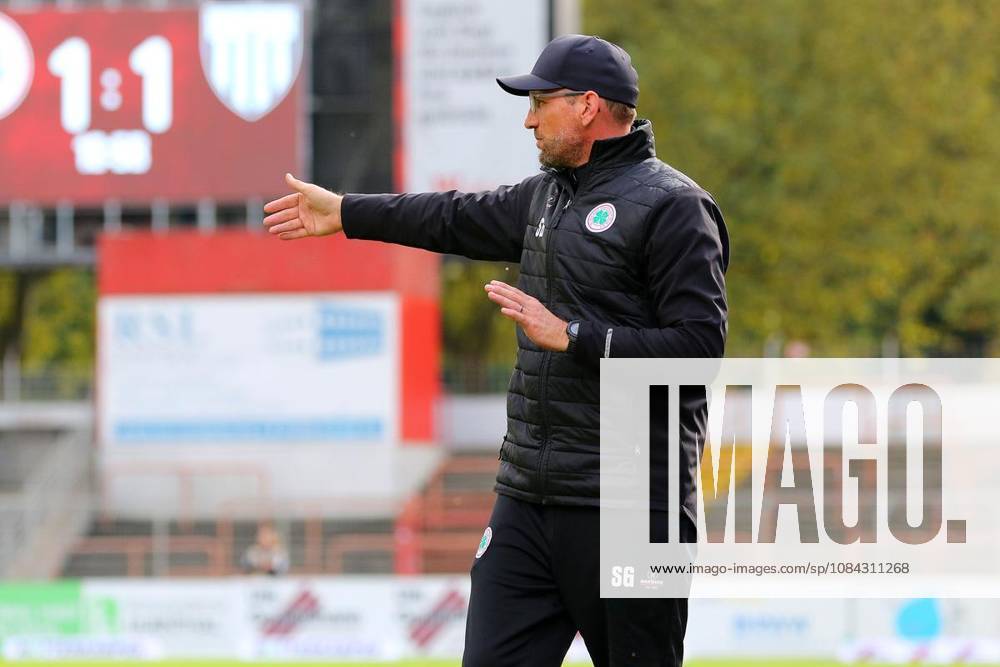 Trainer Sebastian Gunkel RWO - 1. FC Bocholt Ort: Oberhausen, Stadion Niederrhein Datum: 10.10.2026 Deutschland NRW Oberhausen