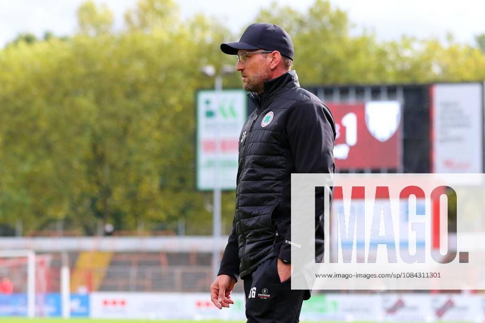 Trainer Sebastian Gunkel RWO - 1. FC Bocholt Ort: Oberhausen, Stadion Niederrhein Datum: 10.10.2026 Deutschland NRW Oberhausen