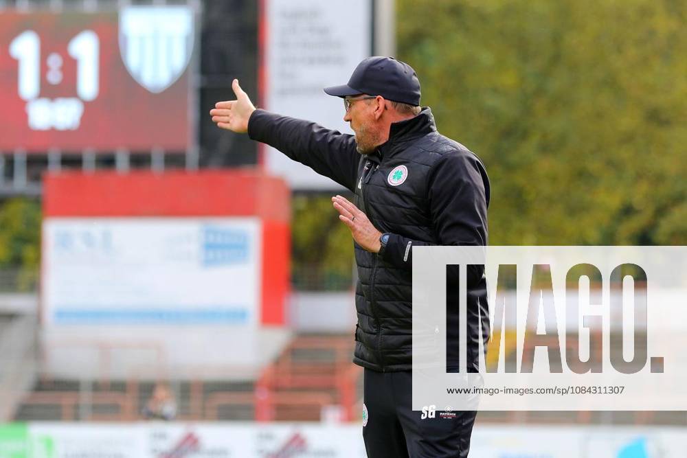 Trainer Sebastian Gunkel RWO - 1. FC Bocholt Ort: Oberhausen, Stadion Niederrhein Datum: 10.10.2026 Deutschland NRW Oberhausen
