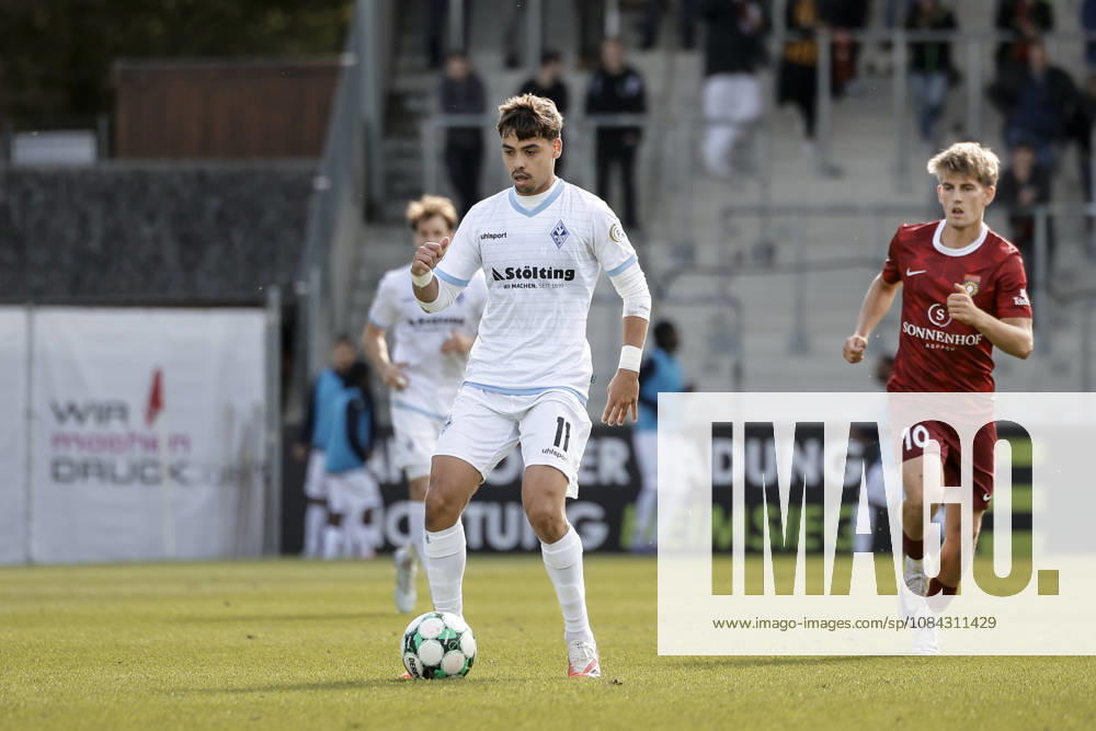 Fussball 3.Liga, SG Sonnenhof Grossaspach - SV Waldhof Mannheim v.l. Masca (SV Waldhof Mannheim, 11) am Ball